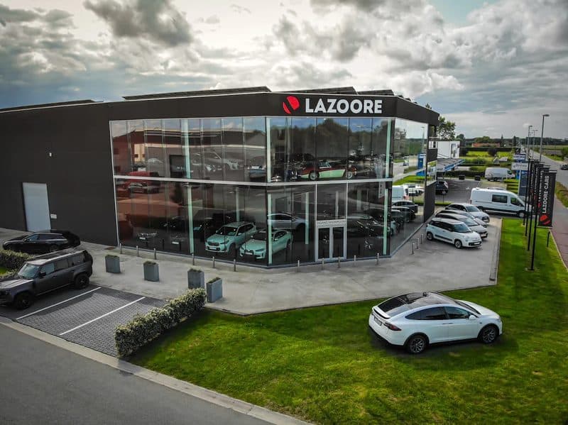 Lazoorecars Douglas